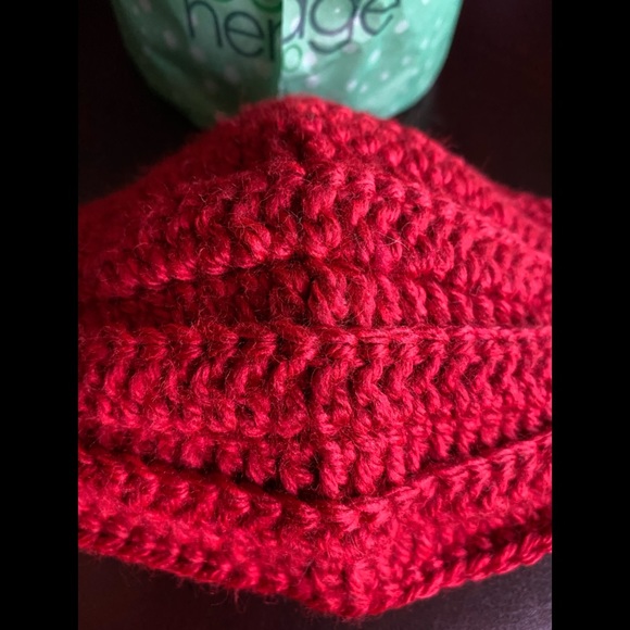 Hand-knitted Face Mask - Picture 9 of 11